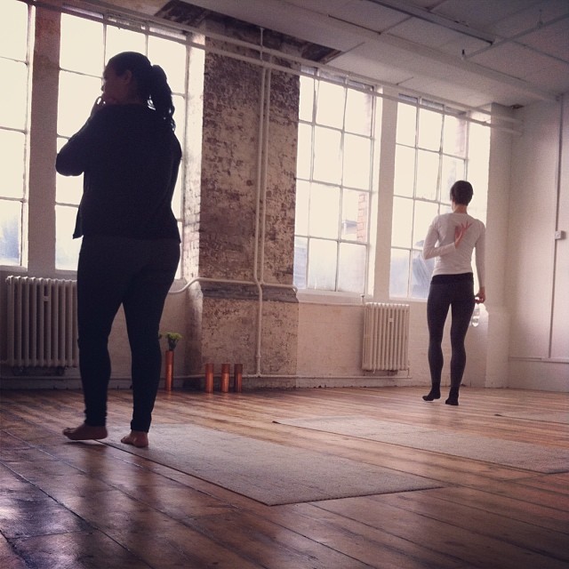 Feeling fabulous after a great session of #ShadowYoga with Farrah @victorpetal in #peckham. Slow but intense yoga with lovely flow and an inspiring teacher. My first Shadow Yoga class but will definitely be back for more! And #VictorsLab is such an amazing studio. Get down there (preferably for my 7am class tomorrow ;-) ) #yoga #studio #london